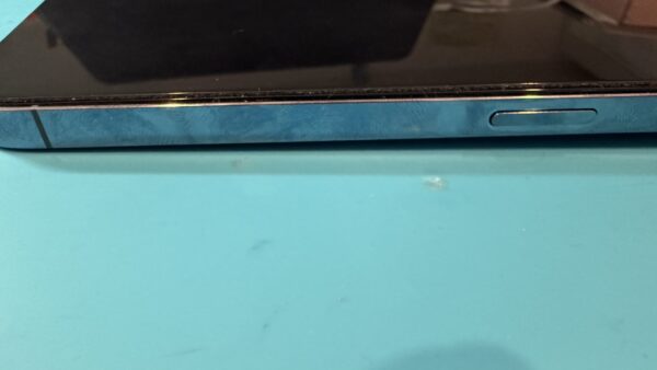 iPhone13Pro膨張バッテリー交換【iPhone修理所沢】
