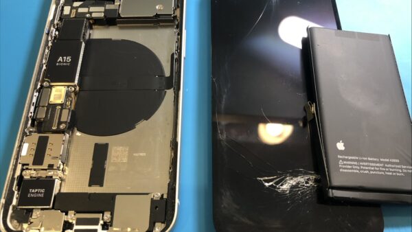 iPhone13画面修理&バッテリー交換【iPhone修理所沢】