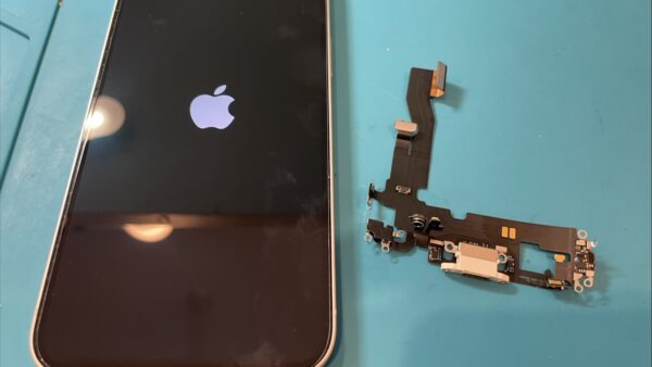 iPhone12充電不具合のドックコネクター修理【iPhone修理所沢】