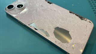 iPhone14Plus背面ガラス割れ修理【iPhone修理...