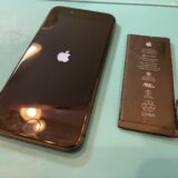 iPhoneSE2バッテリー膨張の修理【iPhone修理所沢】