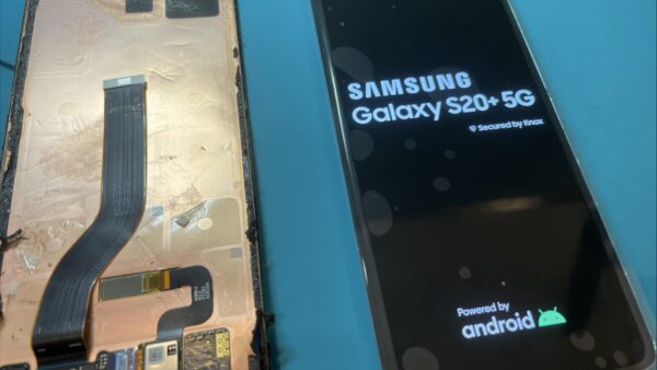 GalaxyS20+液晶縦線の画面修理【スマホ修理所沢】
