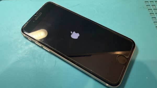 iPhoneSE第3世代突然の起動不良【iPhone基板修理】