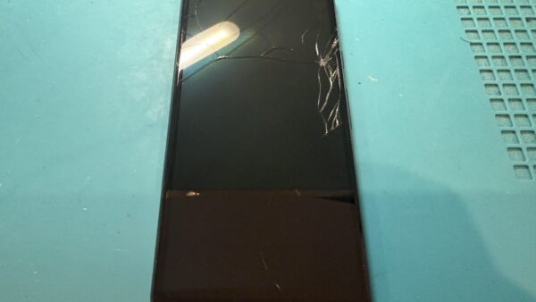 GooglePixel7a画面割れ修理【スマホ修理所沢】