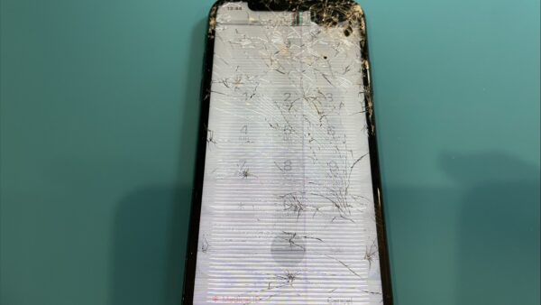 iPhoneX画面割れ液晶不良の修理【iPhone修理所沢】