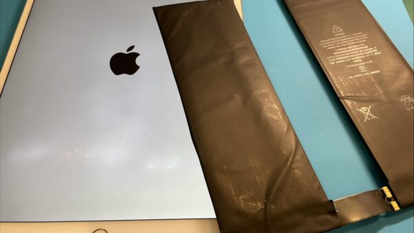 iPadPro本体湾曲、バッテリー膨張修理【iPad修理所沢】