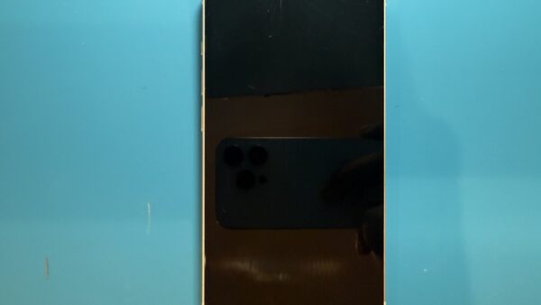 iPhone14のガラス割れ画面修理【iPhone修理所沢】