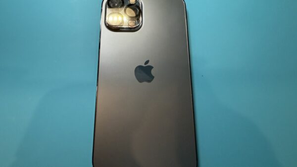 iPhone12ProMAX バッテリー交換【iPhone修理所沢】