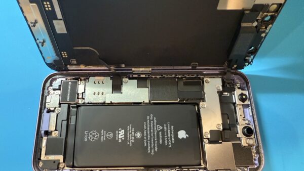 iPhone12miniバッテリー交換のご依頼【iPhone修理所沢】