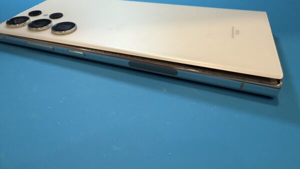 GalaxyS23Ultraバッテリー膨張修理【スマホ修理所沢】