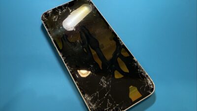 iPhone13バキバキの画面修理【iPhone修理所沢】