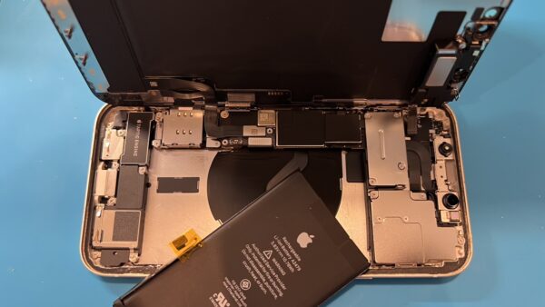 バッテリー劣化最大容量78%iPhone12【iPhone修理所沢】