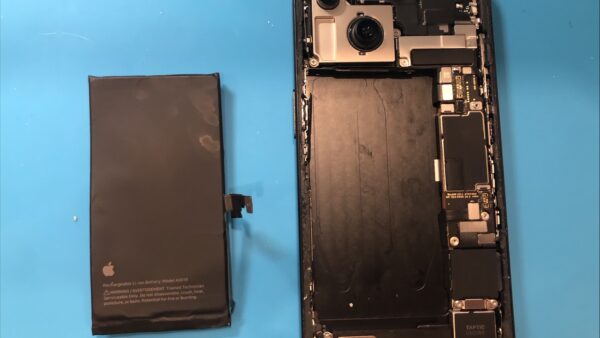 iPhone15シリーズバッテリー交換受付中【iPhone修理所沢】