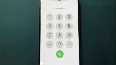 iPhone15Pro液晶漏れ表示不良の修理【iPhone修理所沢】