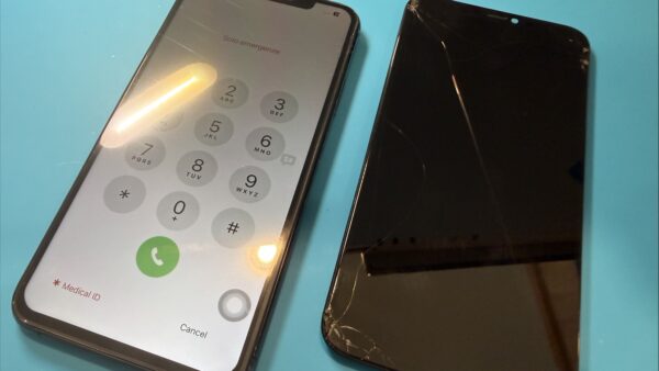 iPhone11ProMax液晶故障の修理【iPhone修理所沢】