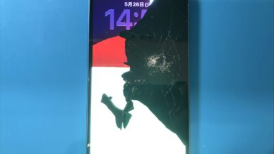 重度の画面破損iPhone13画面修理【iPhone修理所沢】