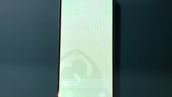 グリーンスクリーン状態のiPhone15画面修理【iPhone修理所沢】