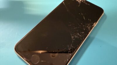 iPhoneSE3ガラス割れ画面修理【iPhone修理所沢】