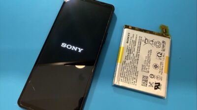 XPERIA 10 Ⅴ(5)のバッテリー交換【スマホ修理所沢】