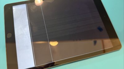 液体が染み込んで液晶故障の修理iPad第9世代【iPad修理所沢】