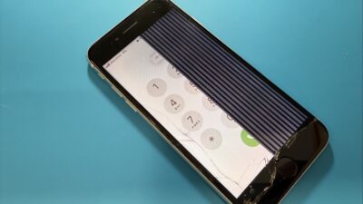 画面半分だけ故障iPhoneSE2の修理【iPhone修理所沢】