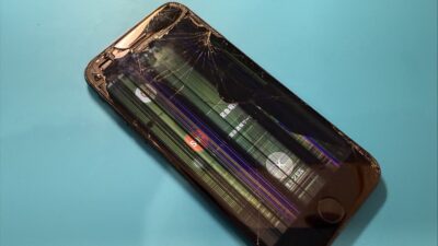 iPhoneSE画面破損の修理【iPhone修理所沢】