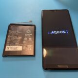 AQUOS(SH-53A)バッテリー交換【アンドロイド修理所沢】
