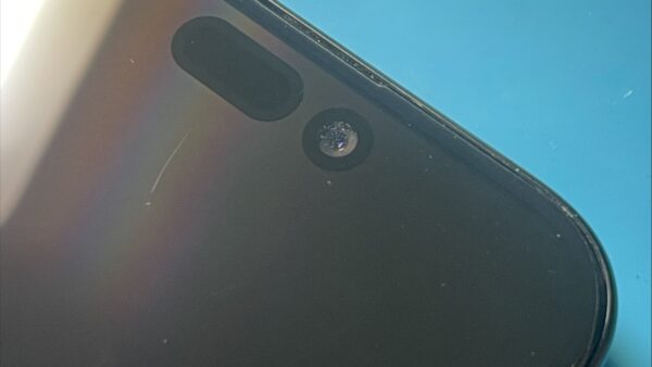 iPhoneインカメラのほこり除去【iPhone修理所沢】
