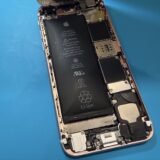 iPhoneバッテリー膨張の修理ご依頼【iPhone修理所沢】