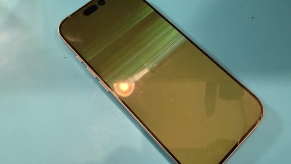 iPhone16pro液晶不良の画面修理【iPhone修理所沢】