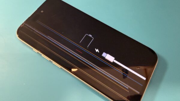 iPhone16画面修理も即日対応【iPhone修理所沢】