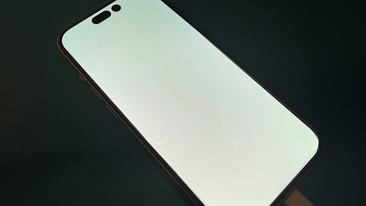 iPhone15液晶故障即日修理【iPhone修理所沢】