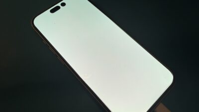 iPhone15液晶故障即日修理【iPhone修理所沢】