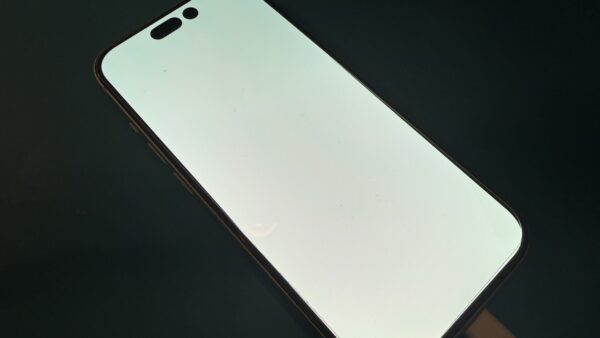 iPhone15液晶故障即日修理【iPhone修理所沢】