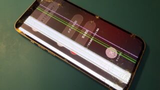 iPhone画面に線が入ってしまったらSmaFast所沢店へ...