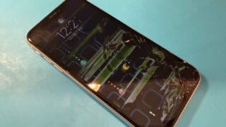 iPhoneXR画面割れ液晶故障修理【iPhone修理所沢】