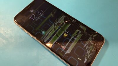 iPhoneXR画面割れ液晶故障修理【iPhone修理所沢】
