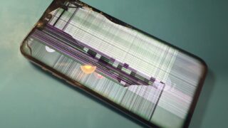 iPhone15ProMax即日画面修理ならSmaFastへ...